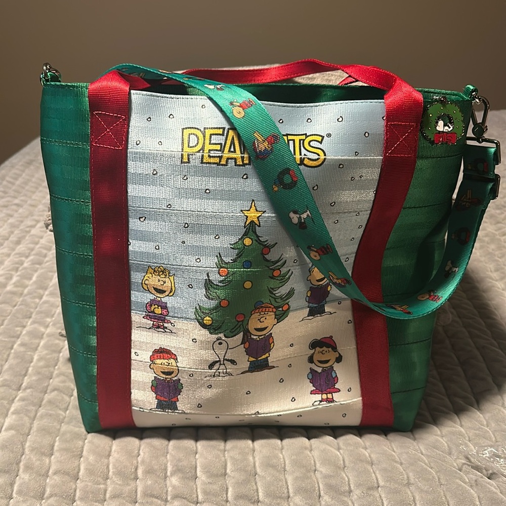 Harvey’s Peanuts Poster Tote